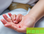 家用美容仪趋势分析（2025）：机制、证据等级与安全使用SOP